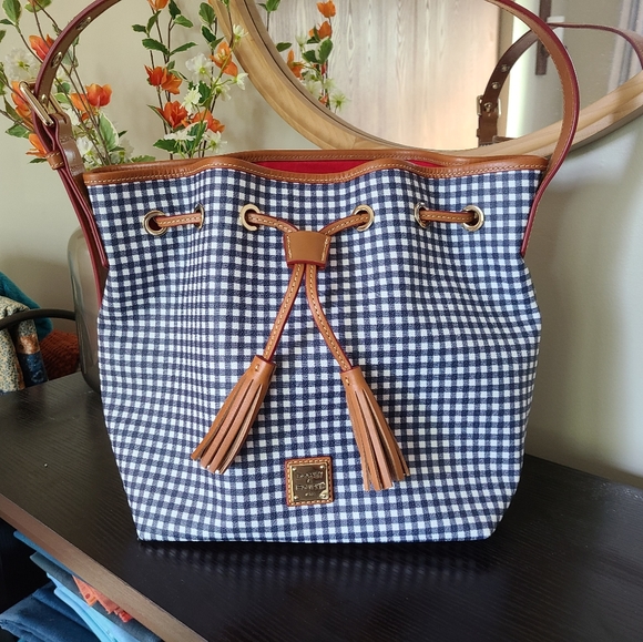 Dooney & Bourke Aimee Shoulder Bag Gingham Plaid Coated Canvas & Leather - Picture 1 of 9